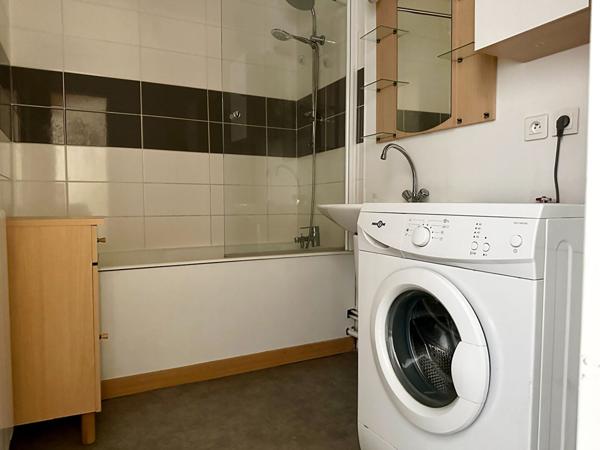 EPINAL - Appartement T2 avec balcon, cave et parking - 49 m²