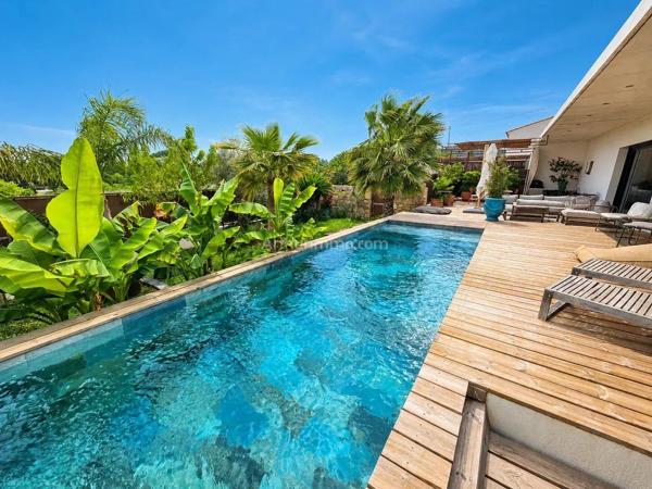 Vente                                                      Maison
                        
                     4 pièces                      118 m2                     à Draguignan