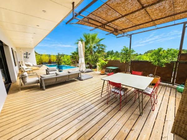 Vente                                                      Maison
                        
                     4 pièces                      118 m2                     à Draguignan