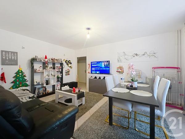 Appartement F4 à vendre  4 pièces - 76,99 m2 MONTEREAU FAULT YONNE - 77