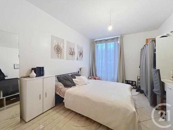 Appartement F4 à vendre  4 pièces - 76,99 m2 MONTEREAU FAULT YONNE - 77