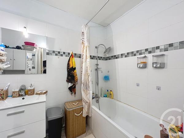 Appartement F4 à vendre  4 pièces - 76,99 m2 MONTEREAU FAULT YONNE - 77