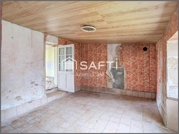 MAISON À RÉNOVER AVEC BEAU POTENTIEL