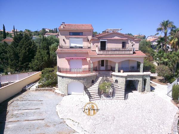 Saint Aygulf (83370) À VENDRE - Charmant T2/3 en rez-de-jardin à Saint-Aygulf– Coup de cœur assuré !