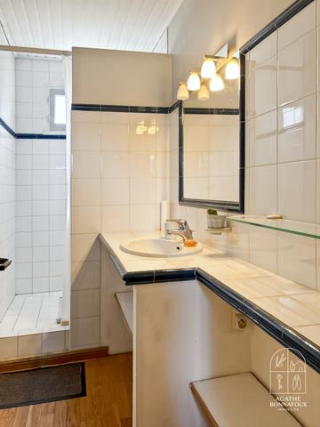 Châteaurenard (13160) Mas 435 m2 en pierre avec piscine au calme sur 5800 m2 de terrain