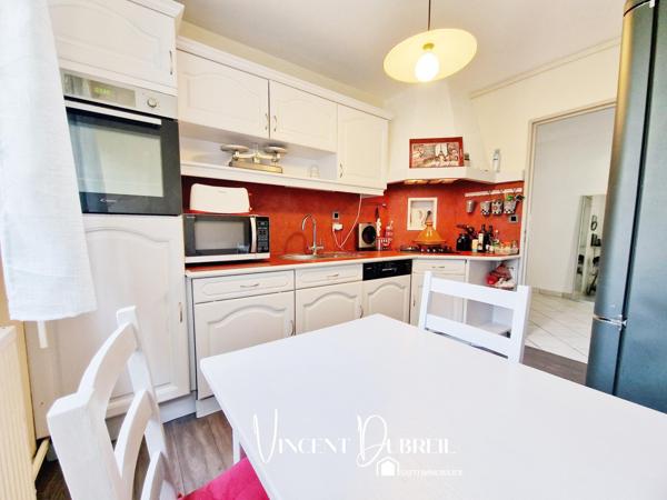 CENTRE BOURG SAINT HERBLAIN - VASTE APPARTEMENT DE 103m²