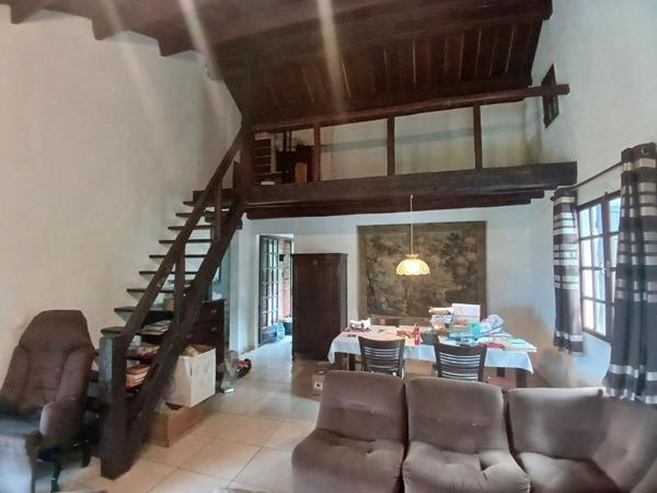 Belle villa familiale de 122 m² avec piscine sur terrain arboré  de 700 m² à Saint-Benoît (97470)