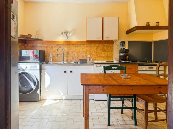 Labégude (07200) Petite Maison avec Joli Jardin et Garage