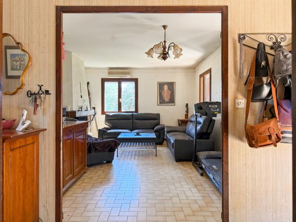 Labégude (07200) Petite Maison avec Joli Jardin et Garage