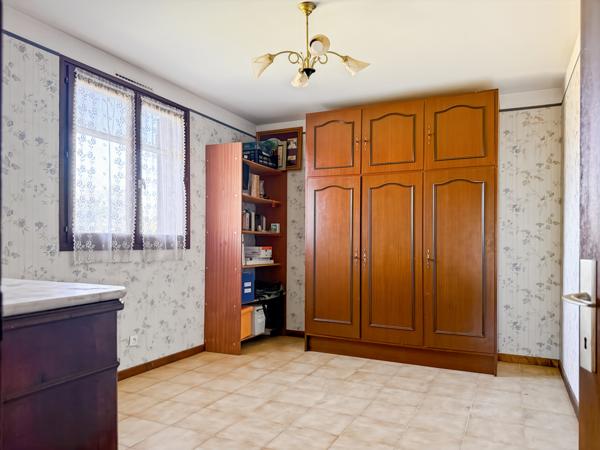 Labégude (07200) Petite Maison avec Joli Jardin et Garage