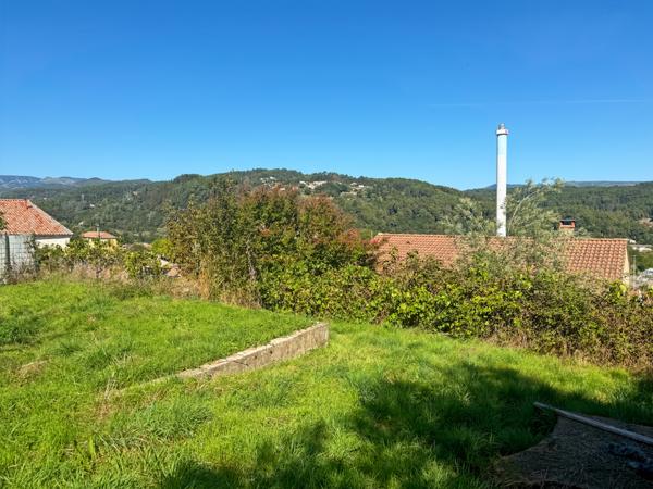 Labégude (07200) Petite Maison avec Joli Jardin et Garage
