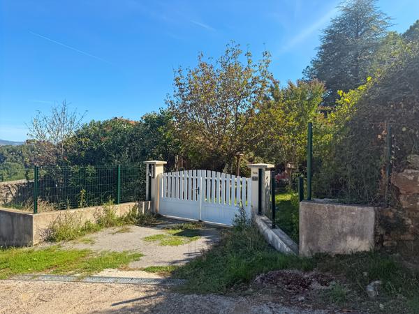 Labégude (07200) Petite Maison avec Joli Jardin et Garage