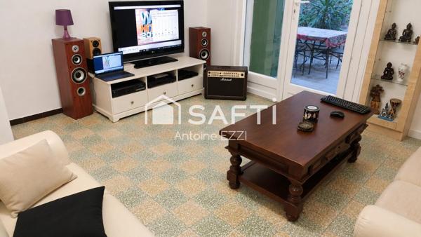 Studio avec cour privative au cœur d'Eyguières.