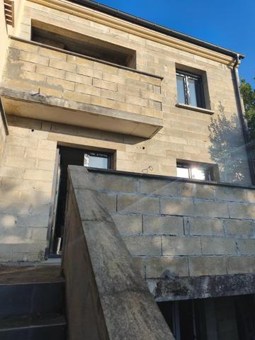 Immeuble à TREMBLAY-EN-FRANCE, 93290 - 131m²