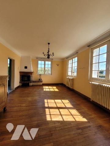 Maison à Vendre à Saint-Lunaire (35800) en Ille-et-Vilaine (35)

À Saint-Lunaire (35800), une...