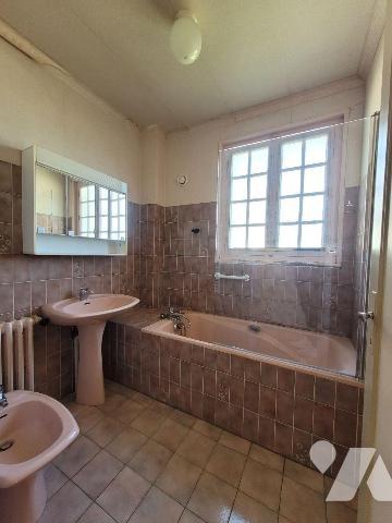 Maison à Vendre à Saint-Lunaire (35800) en Ille-et-Vilaine (35)

À Saint-Lunaire (35800), une...