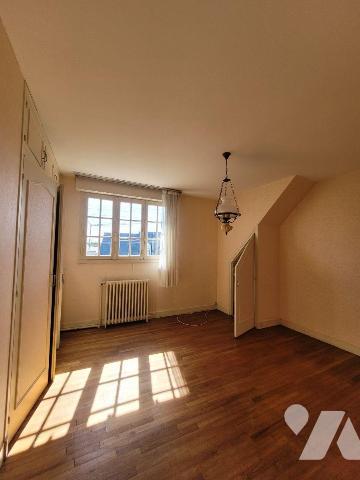 Maison à Vendre à Saint-Lunaire (35800) en Ille-et-Vilaine (35)

À Saint-Lunaire (35800), une...