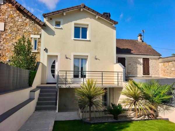 Maison
         4 pièces
        - 70 m² 319 000 € *