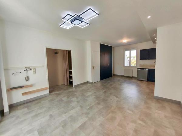 Maison
         4 pièces
        - 70 m² 319 000 € *