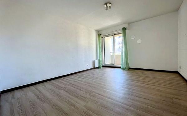 Appartement à vendre    1 pièce • 27,55 m2 Nîmes