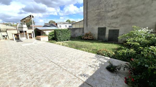 A VENDRE, Maison individuelle de plain pied 5 pièces SAINT QUENTIN (02), Jardin et Garage