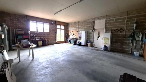 A VENDRE, Maison individuelle de plain pied 5 pièces SAINT QUENTIN (02), Jardin et Garage