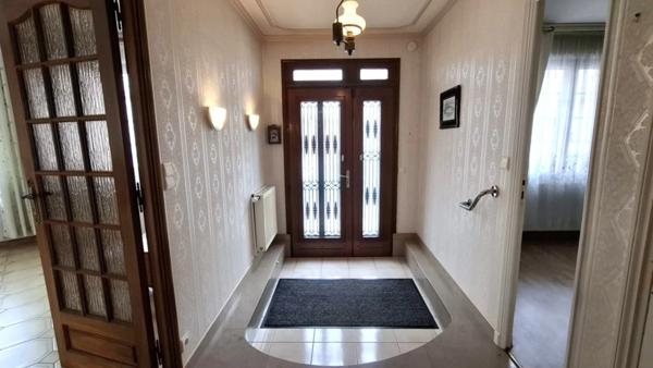 A VENDRE, Maison individuelle de plain pied 5 pièces SAINT QUENTIN (02), Jardin et Garage