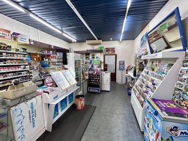 Ensemble immobilier à vendre – Fonds de commerce + murs + appartement
