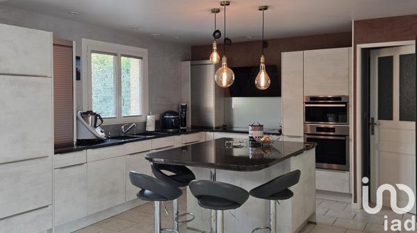 Maison à vendre 6 pièces 153 m² Brie-Comte-Robert