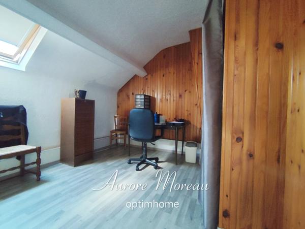 Fort potentiel pour cet ensemble habitation et commerce sur la commune de WASSIGNY (02)