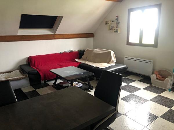 A LOUER TIERCE Appt T4 de 76 m2 au 1er étage avec garage