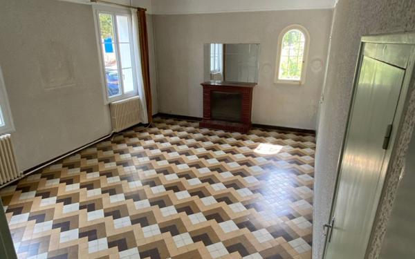 Maison à vendre    6 pièces • 159 m2 Saint-Loubès