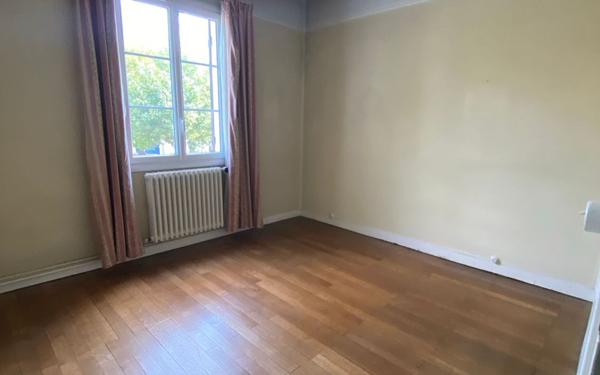 Maison à vendre    6 pièces • 159 m2 Saint-Loubès