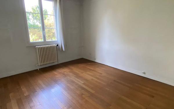 Maison à vendre    6 pièces • 159 m2 Saint-Loubès