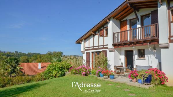 Maison néo-basque à Ascain - 4 chambres sur 3 niveaux, 2 studios locatifs