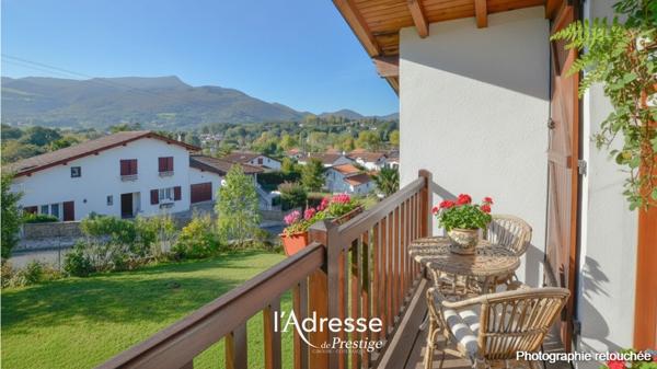 Maison néo-basque à Ascain - 4 chambres sur 3 niveaux, 2 studios locatifs