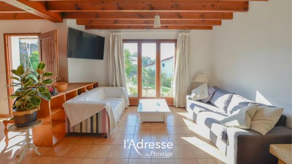 Maison néo-basque à Ascain - 4 chambres sur 3 niveaux, 2 studios locatifs