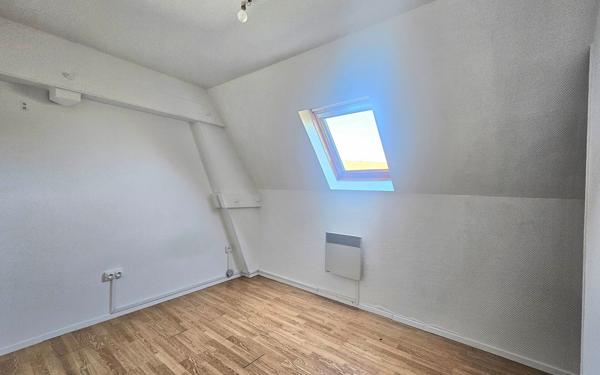 Maison à vendre    3 pièces •  Vendeuil