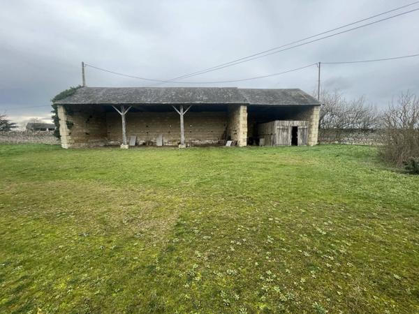 Propriété de maître à rénover – Nombreuses dépendances