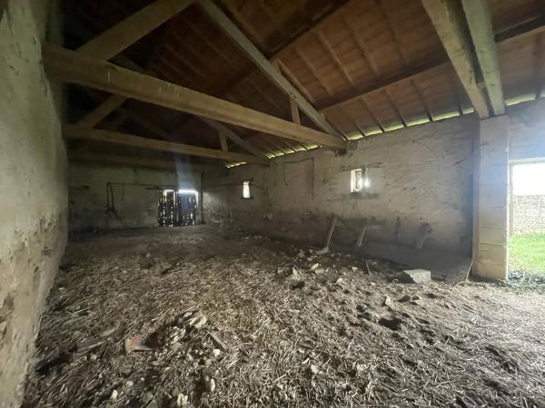 Propriété de maître à rénover – Nombreuses dépendances