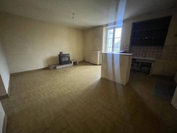 Propriété de maître à rénover – Nombreuses dépendances