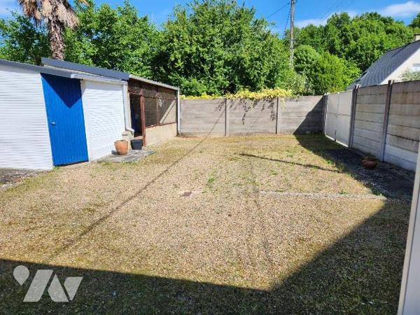 Une maison d'habitation comprenant ;
Au rez-de-chaussée : cuisine, salle à manger, deux chambr...