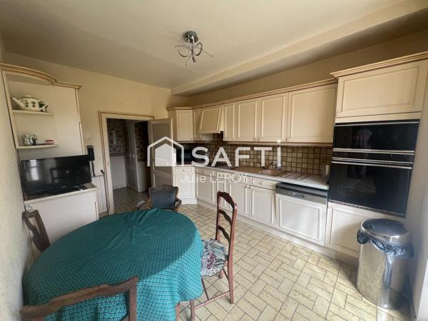 Grande demeure familiale -151 m² - 72540 Loué