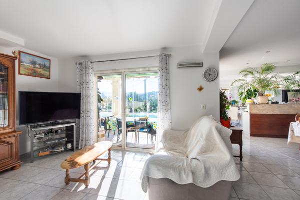 Viager occupé - La Bouilladisse 13 - Maison avec studio indépendant et piscine