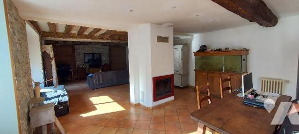 Maison à Vendre à Château-Gontier-sur-Mayenne (53200) en Mayenne (53)

Cette maison dispose d...