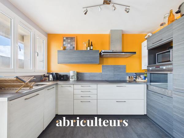 Appartement meublé de 75,67m2 Calme d'une avenue privée Balcon Dernier étage en location à Nantes (44100)