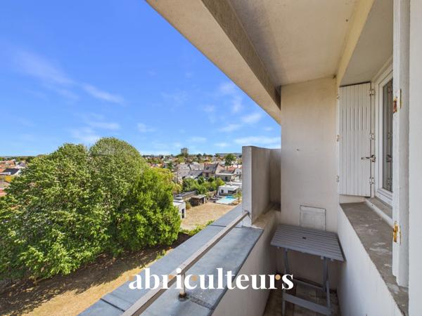 Appartement meublé de 75,67m2 Calme d'une avenue privée Balcon Dernier étage en location à Nantes (44100)