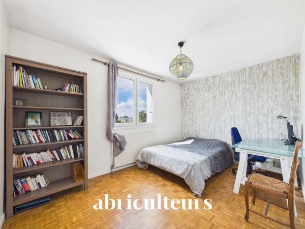 Appartement meublé de 75,67m2 Calme d'une avenue privée Balcon Dernier étage en location à Nantes (44100)