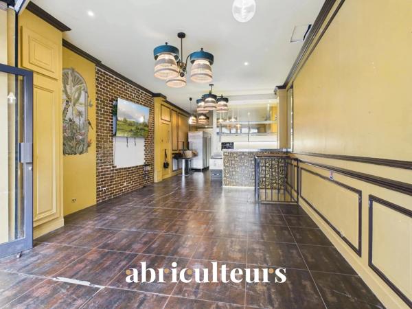 PARIS 12 BASTILLE / RUE DE CHARENTON : MURS TOUS COMMERCES 76M² EMPLACEMENT PRIME AVEC TERRASSE