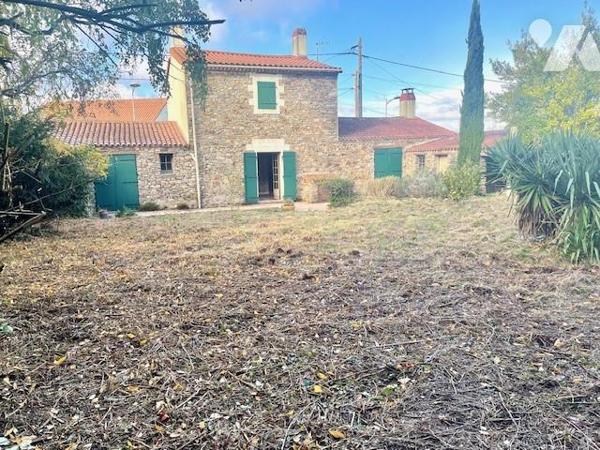 LES SORINIERES , maison en pierre de type T3